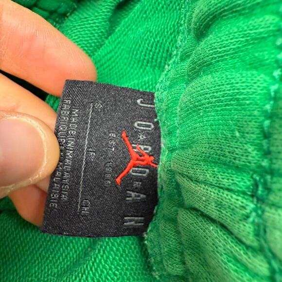 Jordan Shorts men's Small Green Cotton Sweat Jumpman Logo Spellout Air Pockets - Picture 8 of 9